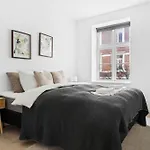 Premium High-street W Large Private Terrace Apartment Århus