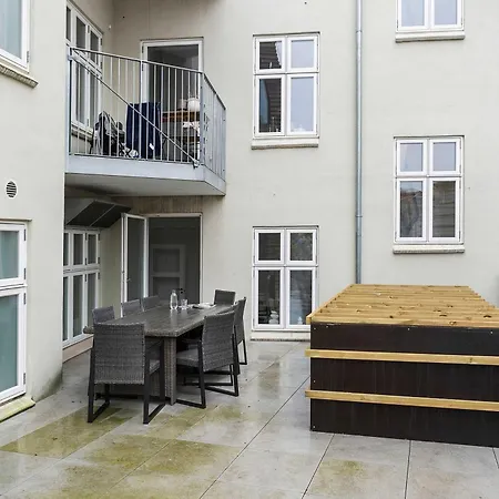 Premium High-street W Large Private Terrace *