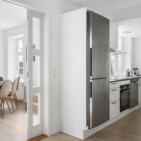 Premium High-street W Large Private Terrace *