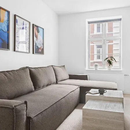 Apartment High-street