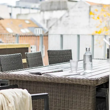 Premium High-street W Large Private Terrace * Århus